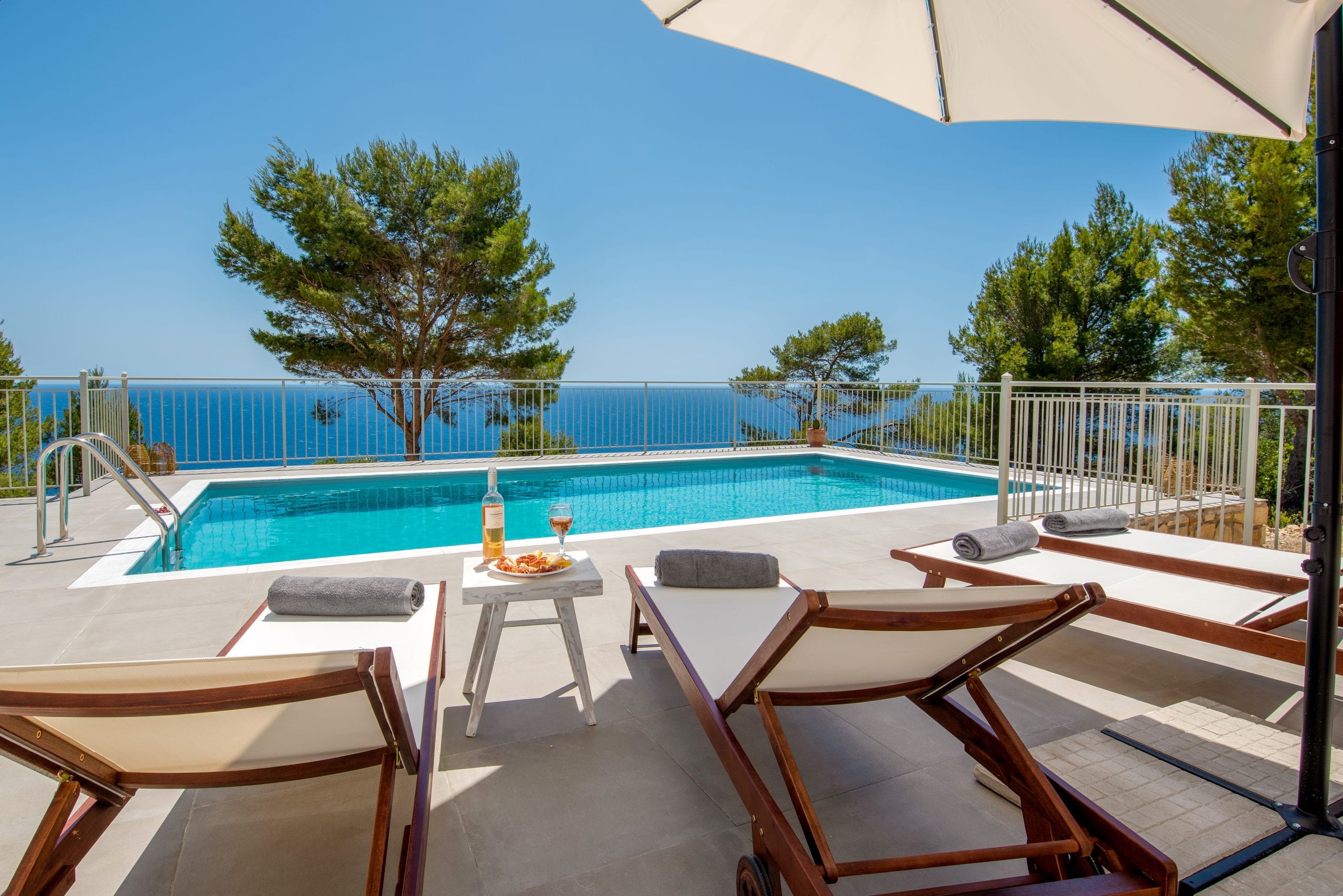 Book your villa in Paxos island, Costa Mediteranea