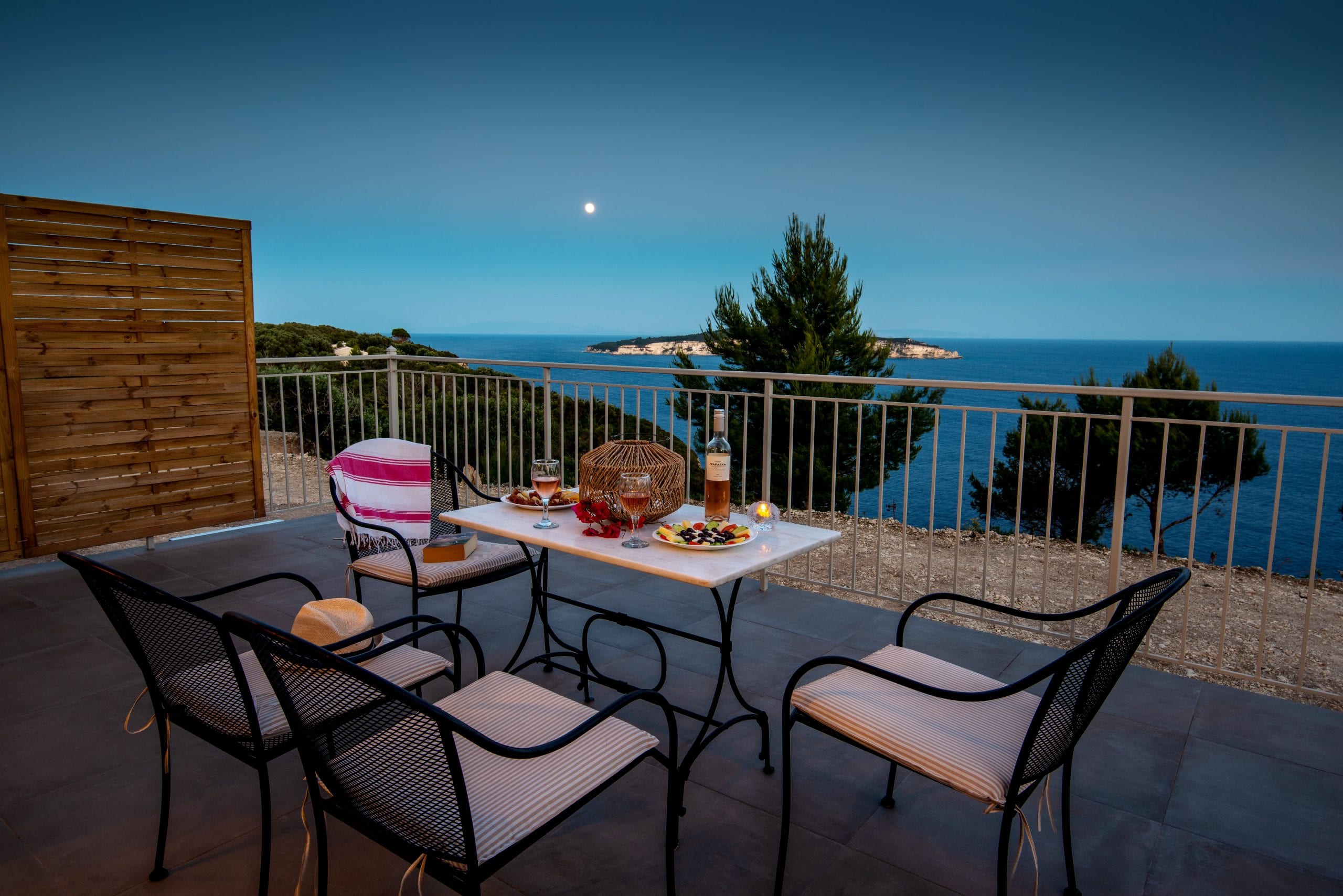 Book your villa in Paxos island, Costa Mediteranea