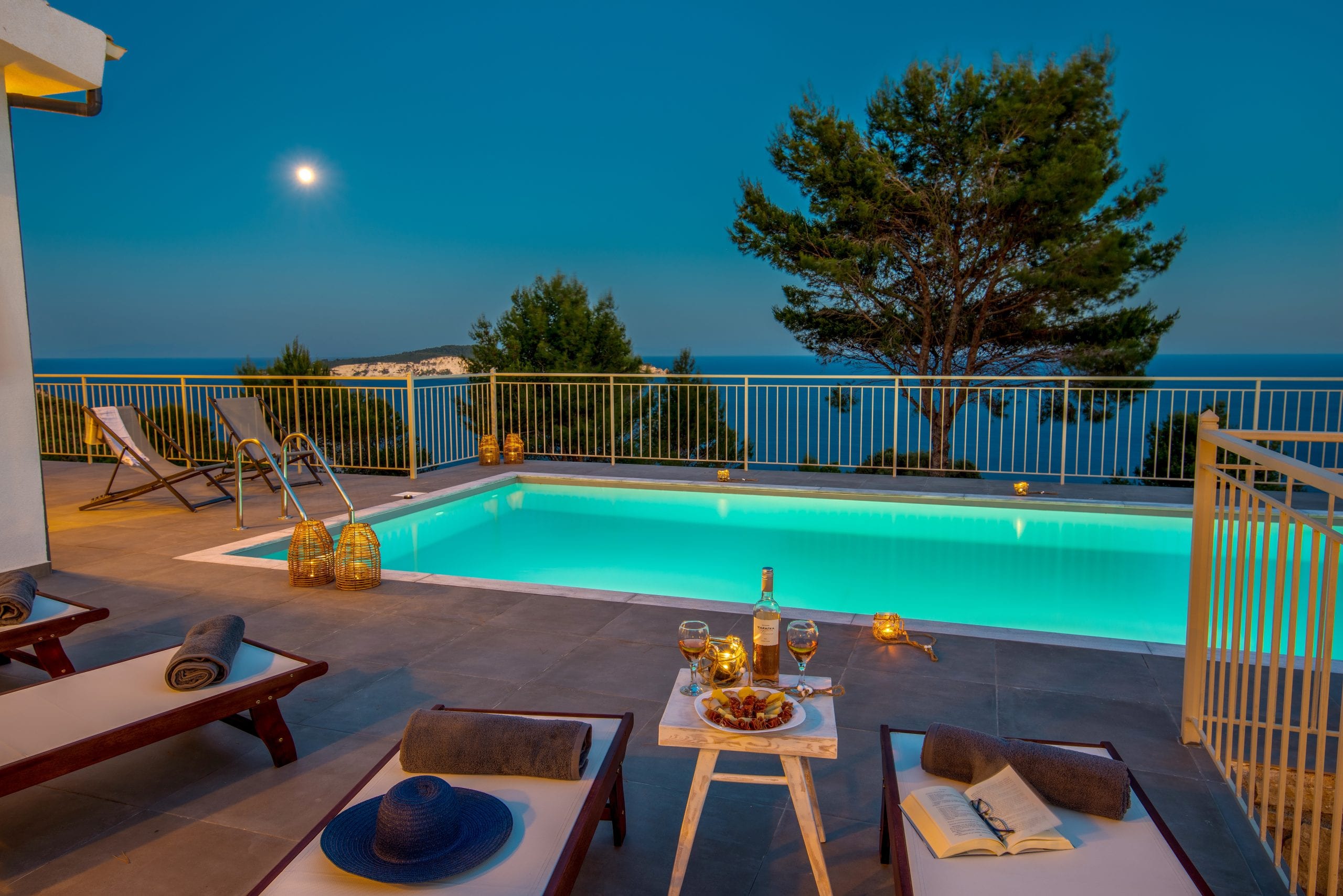 Book your villa in Paxos island, Costa Mediteranea